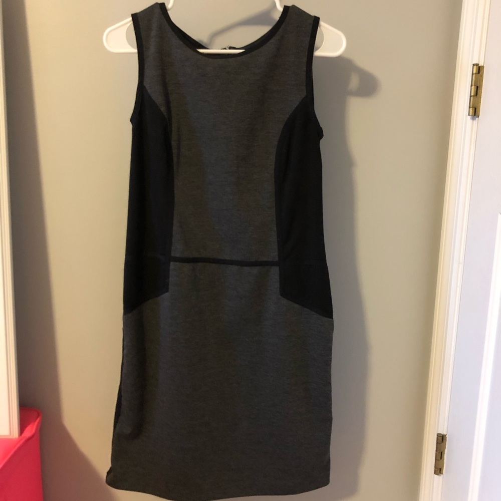 Well fitted high cut comfortable dress
